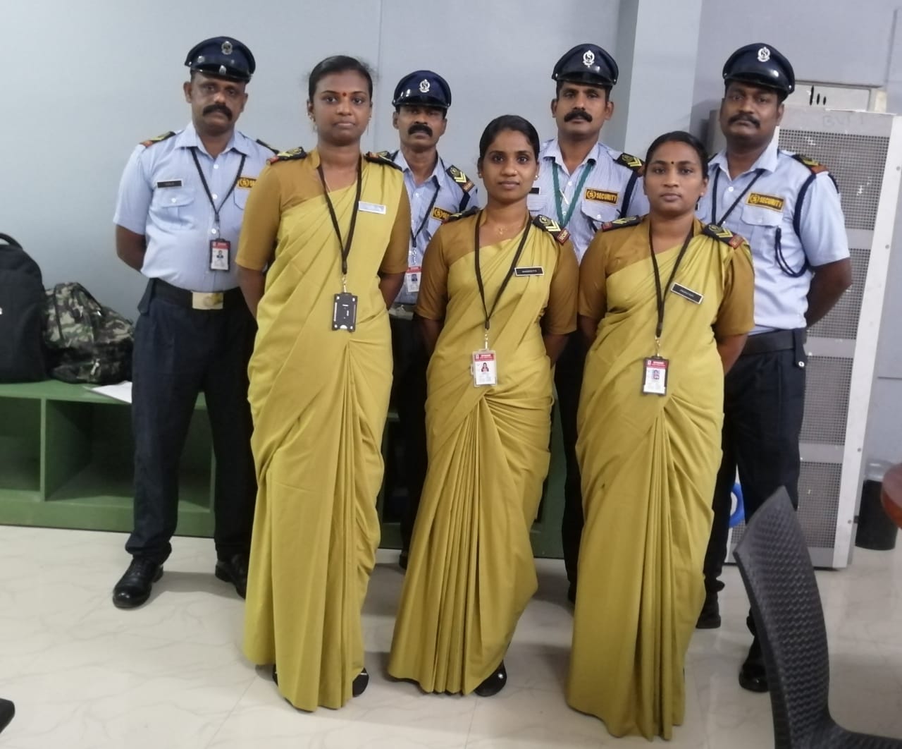 Efficient security members group photo 18