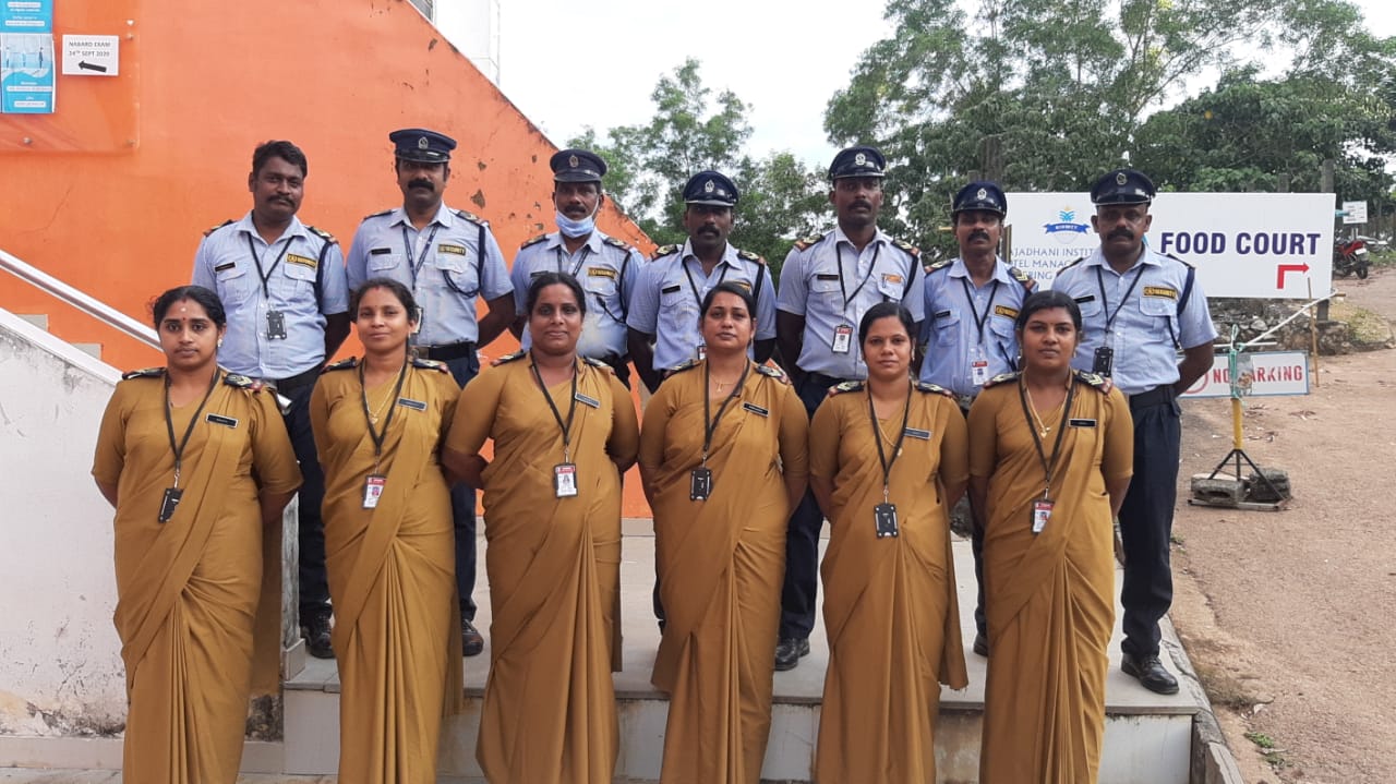Efficient security members group photo 20