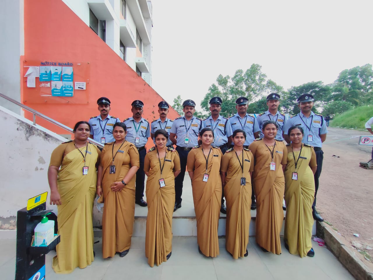 Efficient security members group photo 8